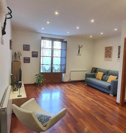 El Mussol De La Vila Camprodon, Balconets Amb Vistes A La Placa Εξωτερικό φωτογραφία