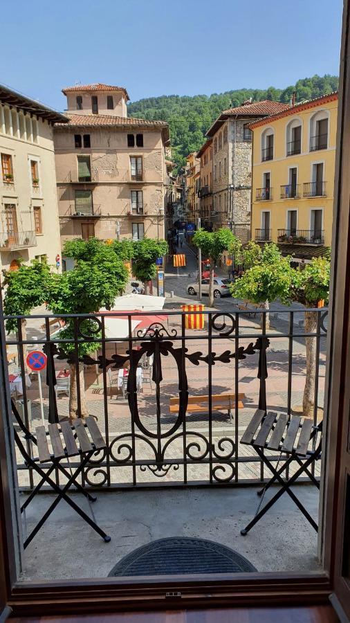 El Mussol De La Vila Camprodon, Balconets Amb Vistes A La Placa Εξωτερικό φωτογραφία