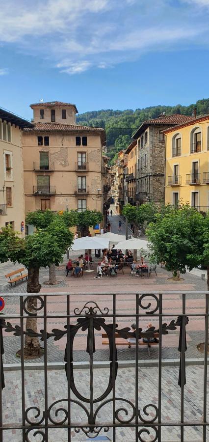 El Mussol De La Vila Camprodon, Balconets Amb Vistes A La Placa Εξωτερικό φωτογραφία