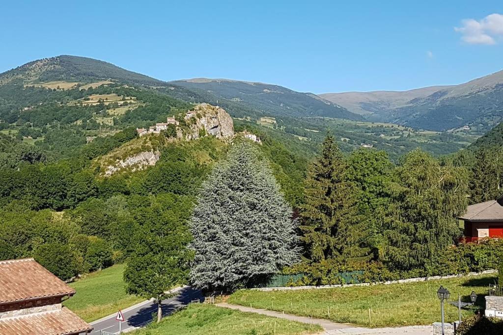 El Mussol De La Vila Camprodon, Balconets Amb Vistes A La Placa Εξωτερικό φωτογραφία