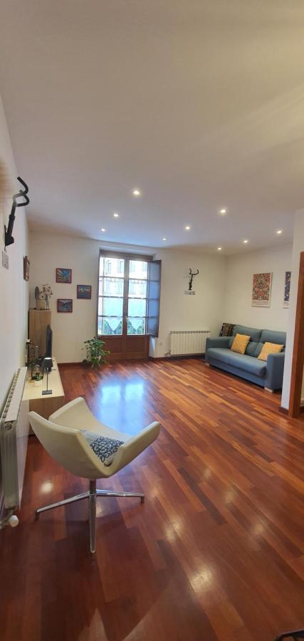 El Mussol De La Vila Camprodon, Balconets Amb Vistes A La Placa Εξωτερικό φωτογραφία