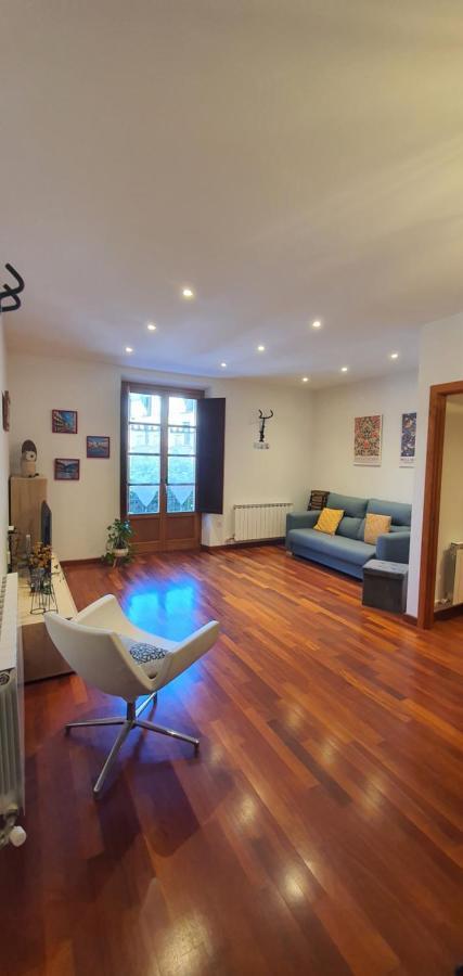 El Mussol De La Vila Camprodon, Balconets Amb Vistes A La Placa Εξωτερικό φωτογραφία