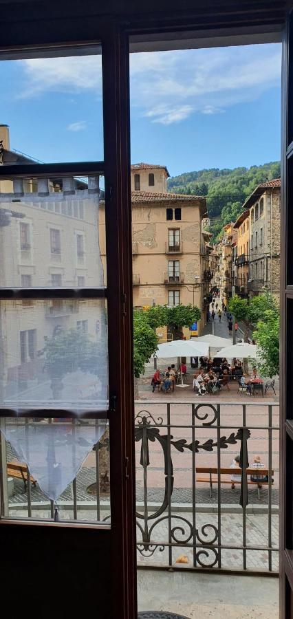 El Mussol De La Vila Camprodon, Balconets Amb Vistes A La Placa Εξωτερικό φωτογραφία